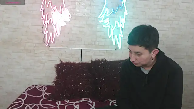 Gaby and Mei online show from 10-12-25, 04:00