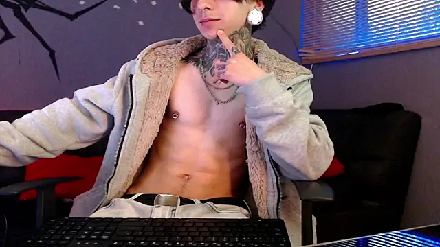 Snapshot of Kuregari_xs chatting on 10-01-25, 03:45 Kuregari xs online show from 10-01-25, 03:45