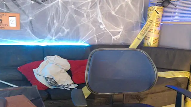 Snapshot of Kuregari_xs chatting on 10-25-25, 04:42 Kuregari xs online show from 10-25-25, 04:42