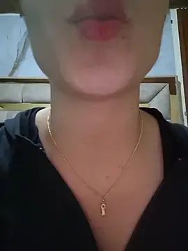 EmmaValencia  online show from 06-18-26, 11:58