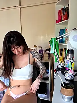 Snapshot of dandanbarr chatting on 10-23-25, 04:50 dandanbarr online show from 10-23-25, 04:50