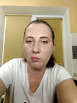 Snapshot of SeleettaNi chatting on 10-14-25, 09:15 SeleettaNi online show from 10-14-25, 09:15