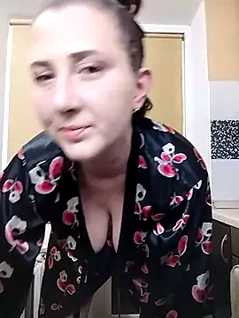 Snapshot of SeleettaNi chatting on 10-16-25, 10:11 SeleettaNi online show from 10-16-25, 10:11
