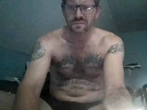 Snapshot of bigdickdaddy6911 chatting on 10-19-25, 03:34 bigdickdaddy6911 online show from 10-19-25, 03:34