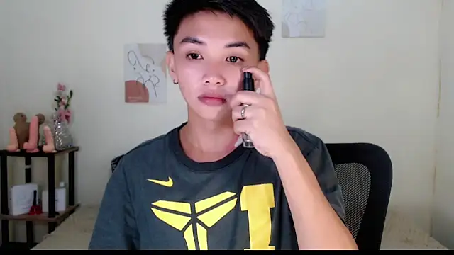 Snapshot of Wild_Prince69 chatting on 11-13-25, 11:03 Wild Prince69 online show from 11-13-25, 11:03