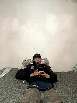 bearbebe666 online show from 09-28-25, 06:02