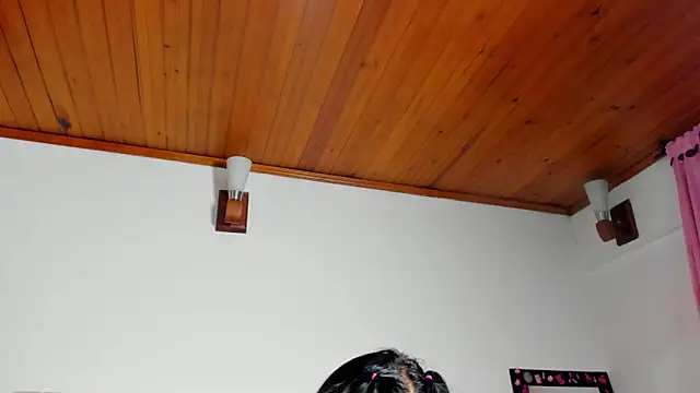 Snapshot of Wandaa- chatting on 10-10-25, 05:50 Wandaa- online show from 10-10-25, 05:50