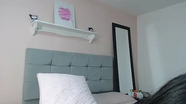 Snapshot of Wandaa- chatting on 11-09-25, 01:26 Wandaa- online show from 11-09-25, 01:26