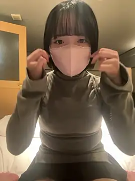 Snapshot of Milk_PotaPota chatting on 10-17-25, 04:48 Milk PotaPota online show from 10-17-25, 04:48