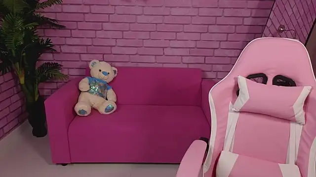 Snapshot of DominiqueSweetie chatting on 10-03-25, 09:12 DominiqueSweetie online show from 10-03-25, 09:12