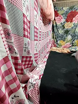 Snapshot of Your_seema_208 chatting on 10-09-25, 01:09 Your seema 208 online show from 10-09-25, 01:09