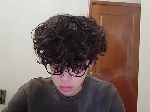 Snapshot of hangzi-0011 chatting on 10-03-25, 10:01 hangzi-0011 online show from 10-03-25, 10:01