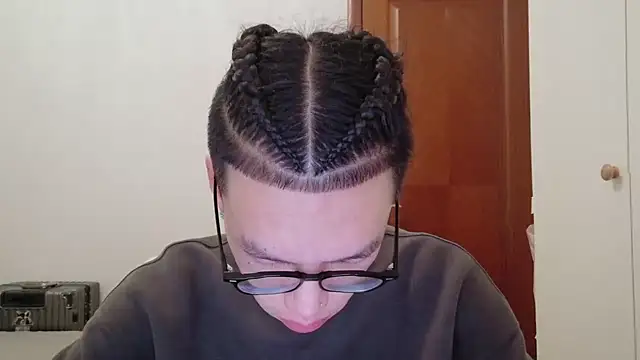 Snapshot of hangzi-0011 chatting on 10-09-25, 09:40 hangzi-0011 online show from 10-09-25, 09:40