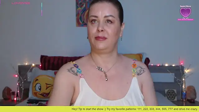 Snapshot of 1Felicity1 chatting on 10-27-25, 05:11 1Felicity1 online show from 10-27-25, 05:11