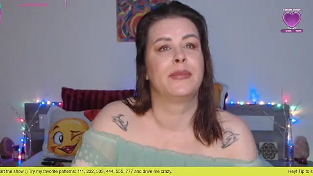 Snapshot of 1Felicity1 chatting on 10-29-25, 04:59 1Felicity1 online show from 10-29-25, 04:59