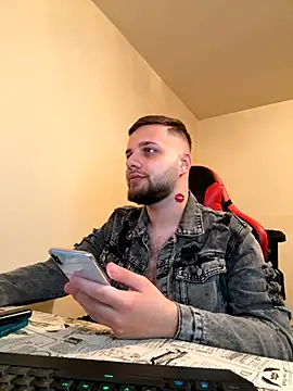 Snapshot of KingAdonisss chatting on 11-15-25, 04:25 KingAdonisss online show from 11-15-25, 04:25