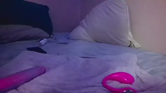 Queen2454 online show from 10-24-25, 06:15