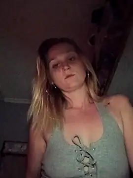 Snapshot of Queen2454 chatting on 04-05-26, 09:39 Queen2454 online show from 04-05-26, 09:39