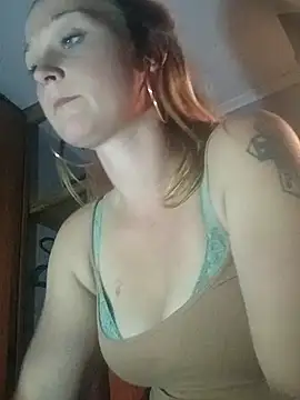Snapshot of Queen2454 chatting on 04-13-26, 09:15 Queen2454 online show from 04-13-26, 09:15