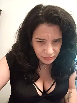 MoritaSalvaj online show from 10-20-25, 01:50