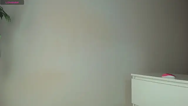 Snapshot of trixietaylor chatting on 04-09-26, 08:03 trixietaylor online show from 04-09-26, 08:03
