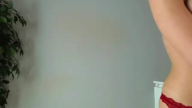 Snapshot of trixietaylor chatting on 06-13-26, 08:40 trixietaylor online show from 06-13-26, 08:40