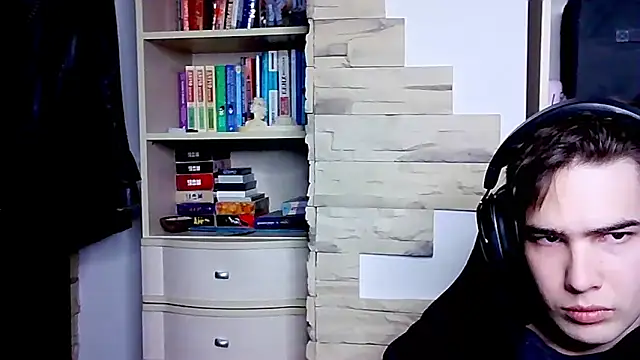  Chris Next Door  online show from 10-08-25, 02:04