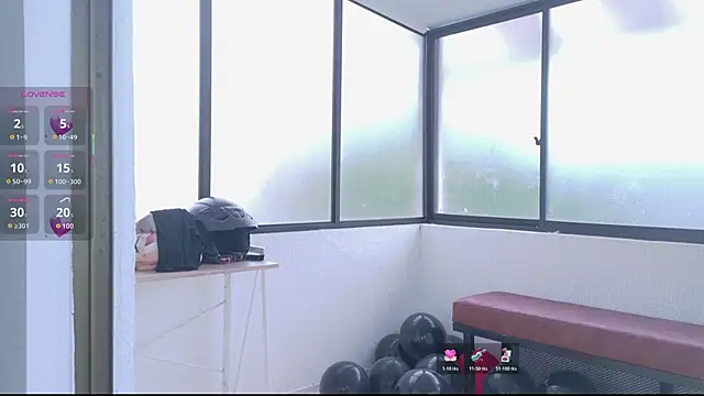 Snapshot of Julietasweett__ chatting on 11-04-25, 12:04 Julietasweett online show from 11-04-25, 12:04