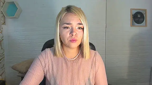 Snapshot of Eily_Blunts chatting on 10-31-25, 12:50 Eily Blunts online show from 10-31-25, 12:50