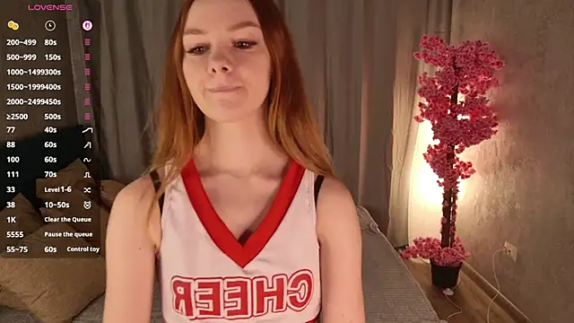 Snapshot of Amanda_Cherry chatting on 10-15-25, 02:06 Amanda Cherry online show from 10-15-25, 02:06