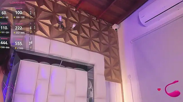 Snapshot of Mia_blumm chatting on 10-11-25, 12:04 Mia blumm online show from 10-11-25, 12:04