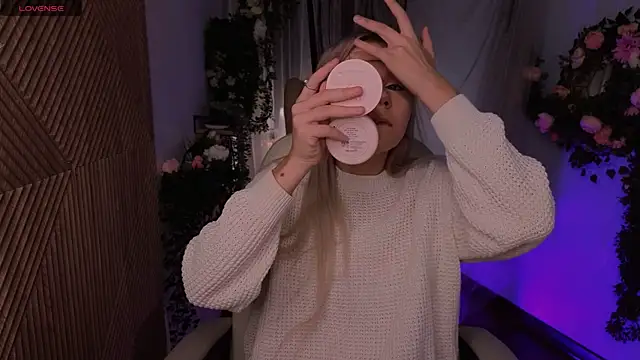 kitten murray  online show from 11-19-25, 05:51