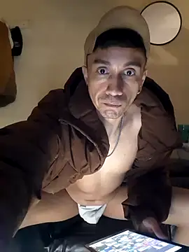 Snapshot of DdECol chatting on 10-29-25, 08:16 DdECol online show from 10-29-25, 08:16