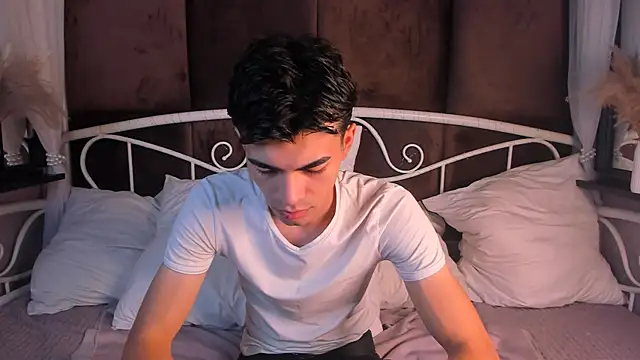 Snapshot of JaremyHarris chatting on 10-12-25, 08:41 JaremyHarris online show from 10-12-25, 08:41