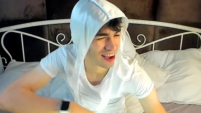 Snapshot of JaremyHarris chatting on 10-15-25, 09:09 JaremyHarris online show from 10-15-25, 09:09