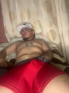 Snapshot of marleboy2805 chatting on 03-19-26, 06:06 marleboy2805 online show from 03-19-26, 06:06