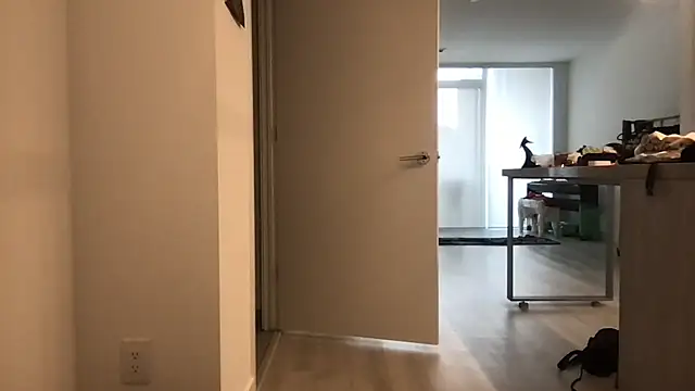 tia   fox online show from 11-21-25, 04:05