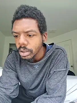 Snapshot of MrBigDickShow chatting on 10-31-25, 04:08 MrBigDickShow online show from 10-31-25, 04:08