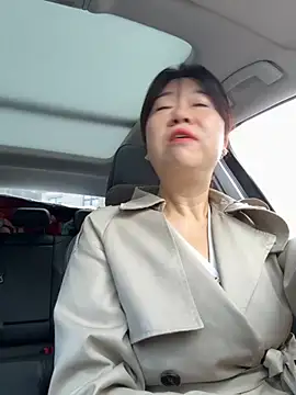 Snapshot of siru-love chatting on 10-12-25, 03:49 siru-love online show from 10-12-25, 03:49