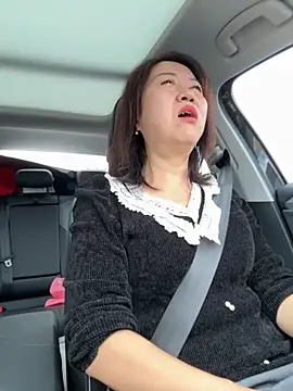 Snapshot of siru-love chatting on 10-17-25, 04:04 siru-love online show from 10-17-25, 04:04