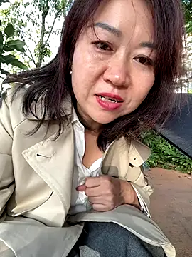 Snapshot of siru-love chatting on 10-29-25, 09:22 siru-love online show from 10-29-25, 09:22