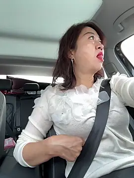 Snapshot of siru-love chatting on 11-04-25, 12:43 siru-love online show from 11-04-25, 12:43