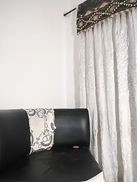 Snapshot of RobertaxGutierrez chatting on 10-15-25, 08:14 RobertaxGutierrez online show from 10-15-25, 08:14