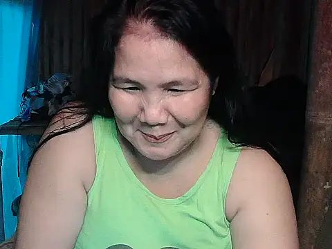 Snapshot of milagrose_rose chatting on 05-12-26, 11:07 milagrose rose online show from 05-12-26, 11:07