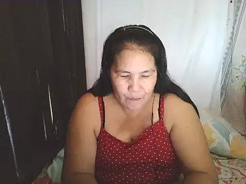Snapshot of milagrose_rose chatting on 05-21-26, 01:56 milagrose rose online show from 05-21-26, 01:56