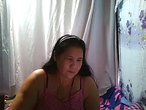 Snapshot of milagrose_rose chatting on 05-27-26, 01:57 milagrose rose online show from 05-27-26, 01:57