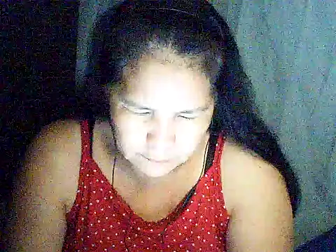 Snapshot of milagrose_rose chatting on 06-11-26, 08:40 milagrose rose online show from 06-11-26, 08:40