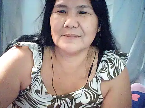Snapshot of milagrose_rose chatting on 06-14-26, 11:18 milagrose rose online show from 06-14-26, 11:18