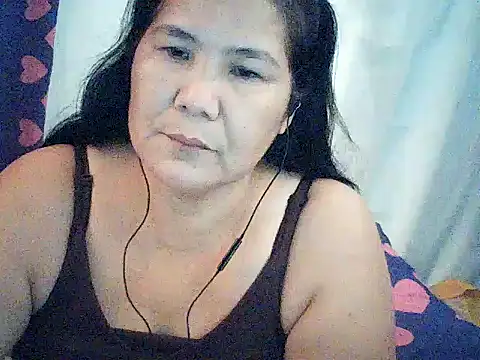 Snapshot of milagrose_rose chatting on 06-15-26, 11:40 milagrose rose online show from 06-15-26, 11:40