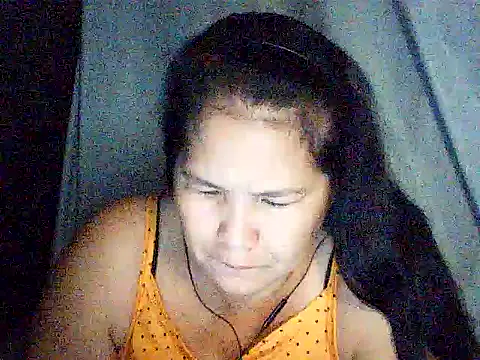 Snapshot of milagrose_rose chatting on 06-17-26, 04:41 milagrose rose online show from 06-17-26, 04:41